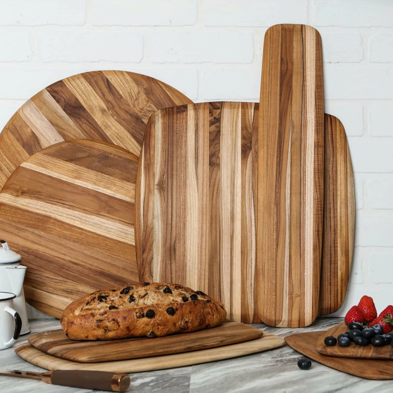 TeakHaus Edge Grain Cutting Board W/Rounded Edge (Large) | 16" X 11" X 0.55" 4 TeakHaus Edge Grain Cutting Board W/Rounded Edge (Large) | 16" X 11" X 0.55" - Image 4