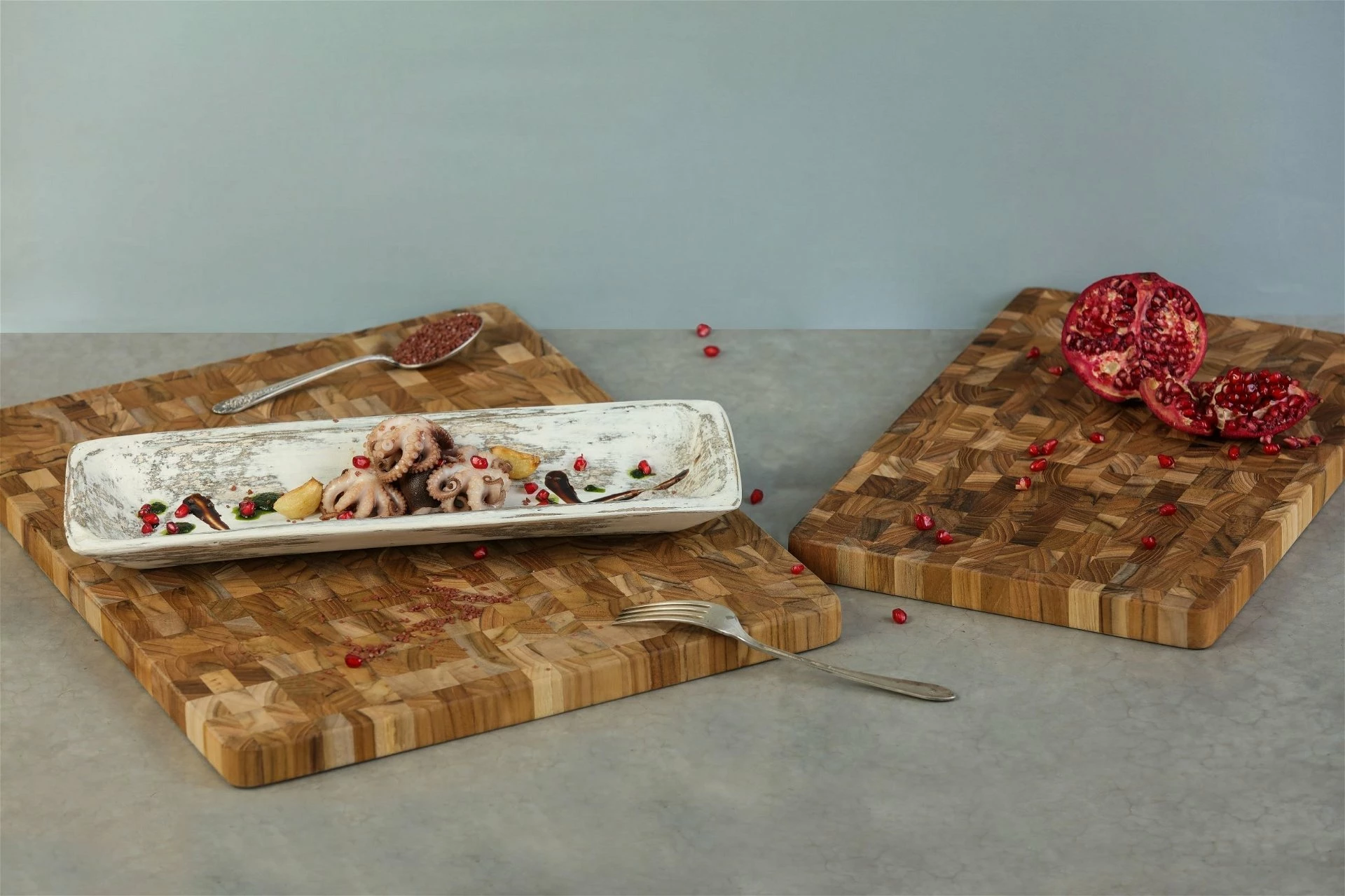 TeakHaus End Grain Cutting/Serving Board + Juice Canal (Rectangle) | 18" X 14" X 1" 3 TeakHaus End Grain Cutting/Serving Board + Juice Canal (Rectangle) | 18" X 14" X 1" - Image 3