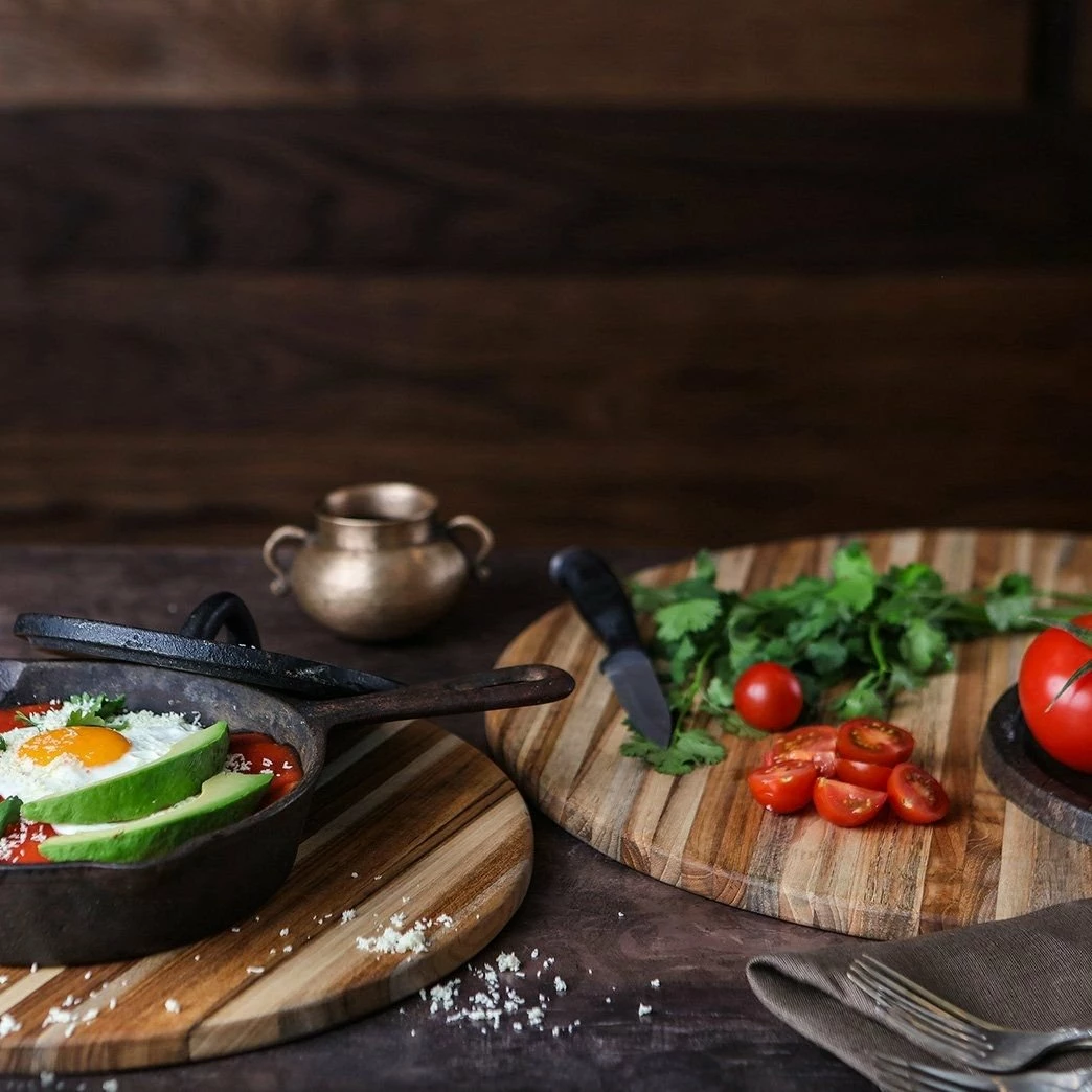 TeakHaus Edge Grain Cutting/Serving Board (Round) | 18" X 0.55" 2 TeakHaus Edge Grain Cutting/Serving Board (Round) | 18" X 0.55" - Image 2