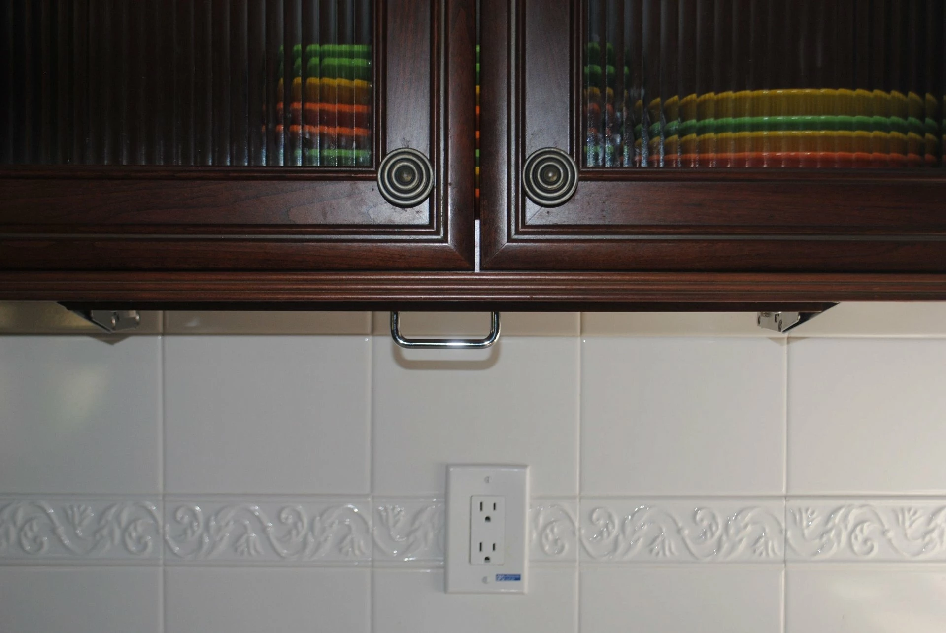 Drop Block Under Cabinet Knife Storage Rack - Large, White 4 Drop Block Under Cabinet Knife Storage Rack - Large, White - Image 4