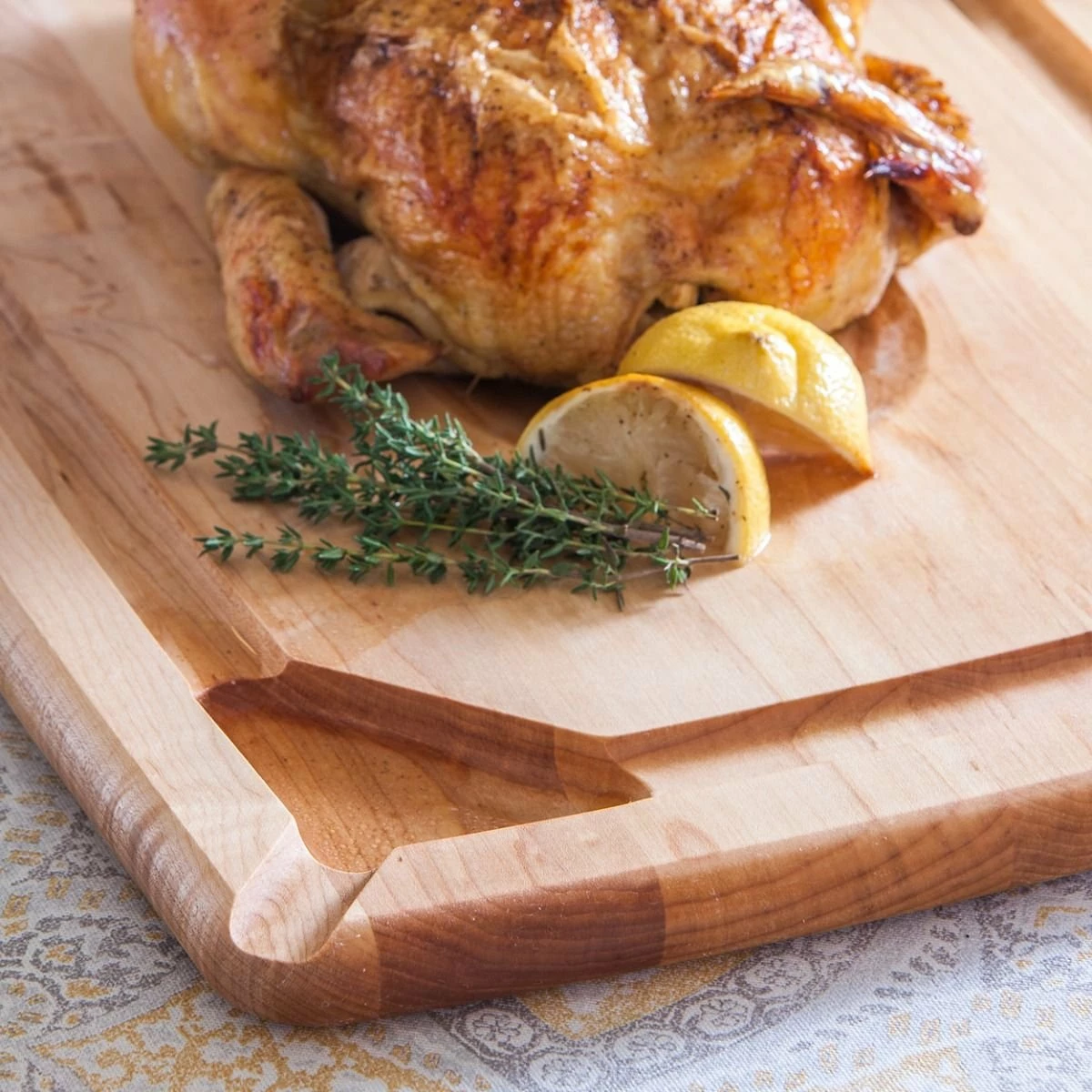 JK Adams Pour Spout Maple Carving Board | 20" X 14" X 1" 2 JK Adams Pour Spout Maple Carving Board | 20" X 14" X 1" - Image 2